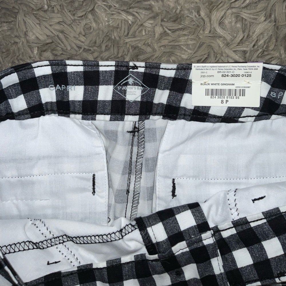 Gingham Capri Pants - Picture 3 of 3